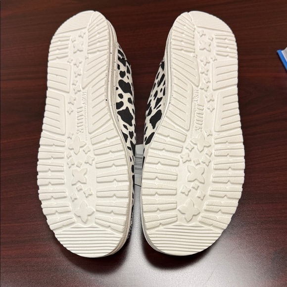 Hey Dude women’s Cow Print Sneakers - Picture 3 of 4